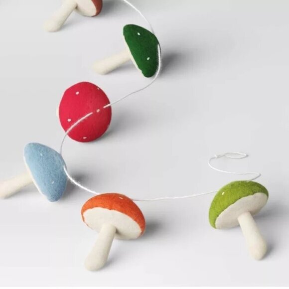 NWT - 6' Colorful Fabric Mushroom Christmas Decorative Wall Garland - Picture 1 of 4